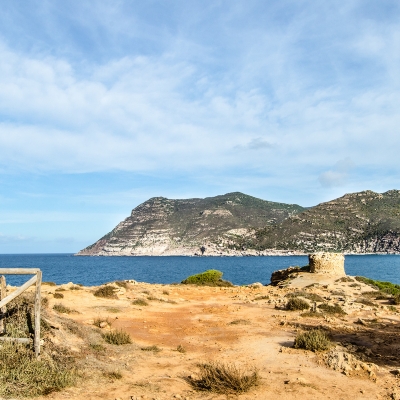 Torre di Bantine Sale con vista sulla baia di Porto Ferro